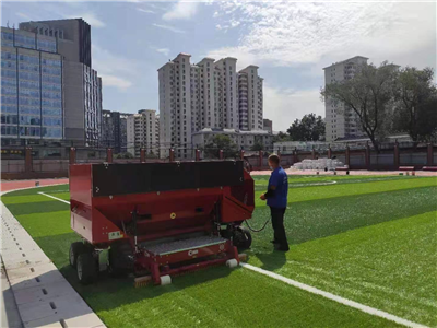 SMG充沙车在北京西城区德胜中学施工